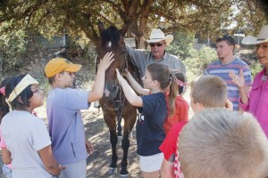 Steve Gist Shares horse with Kids-3686FX     