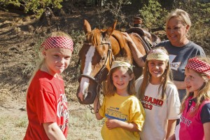 Jean Gist shares her horse with some campers (1 of 1)FX     